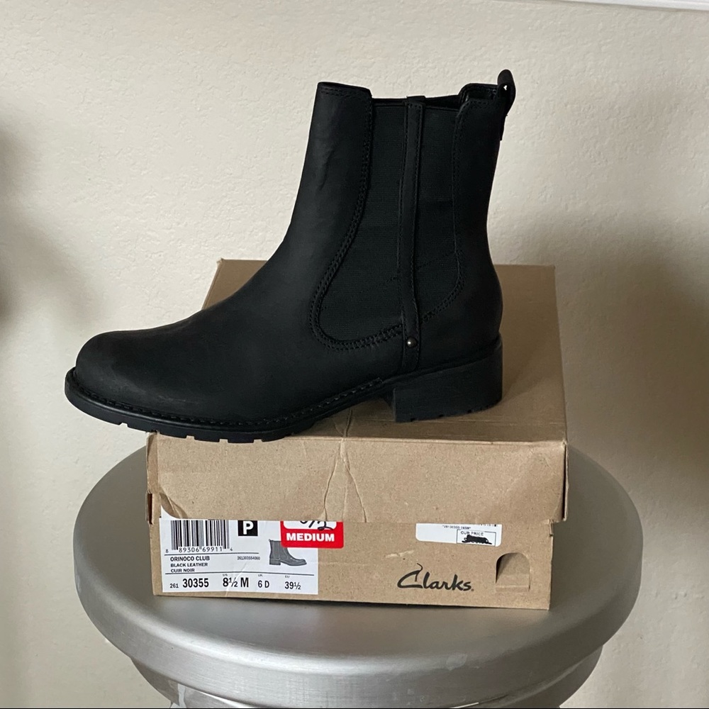CLARKS Orinoco Chelsea Black Leather Bootie 8.5